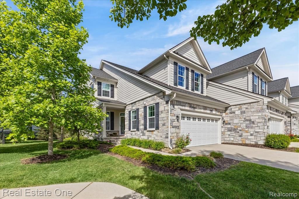 42829 Cardinal Way, Novi, MI 48375