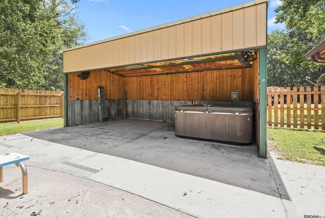 7618 Kingsley Dr, Denham Springs, LA 70706