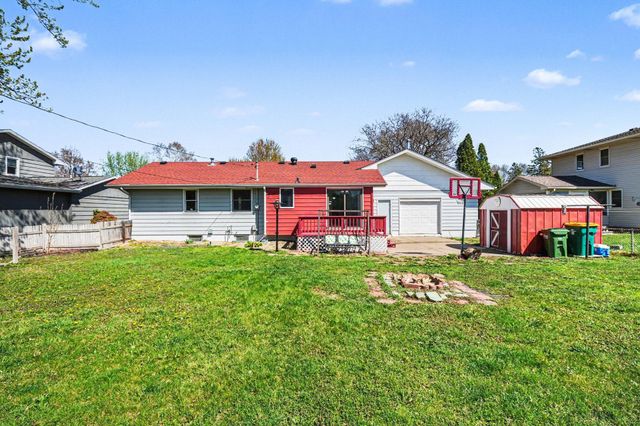 7617 Lee Avenue N, Brooklyn Park, MN 55443