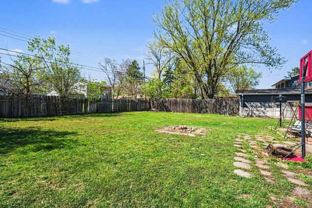 7617 Lee Avenue N, Brooklyn Park, MN 55443