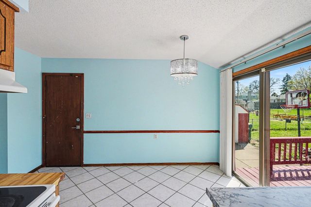 7617 Lee Avenue N, Brooklyn Park, MN 55443