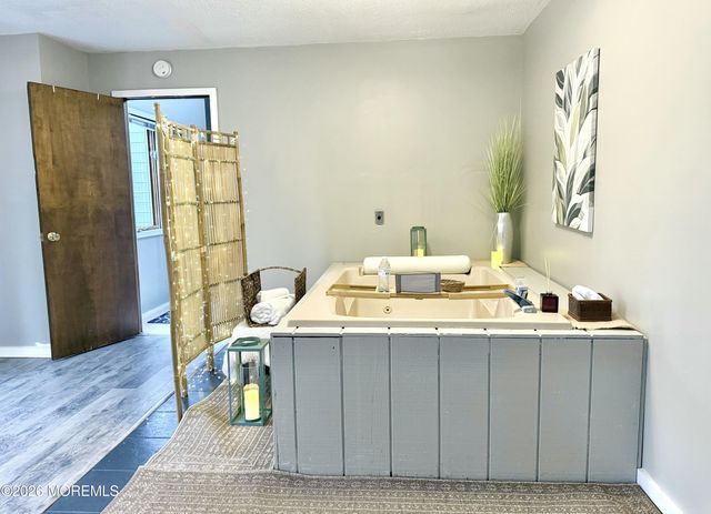 176 Stonehill Road, Freehold, NJ 07728