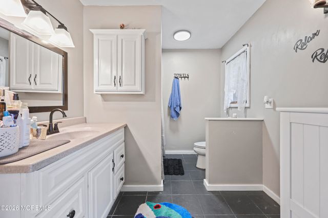 176 Stonehill Road, Freehold, NJ 07728