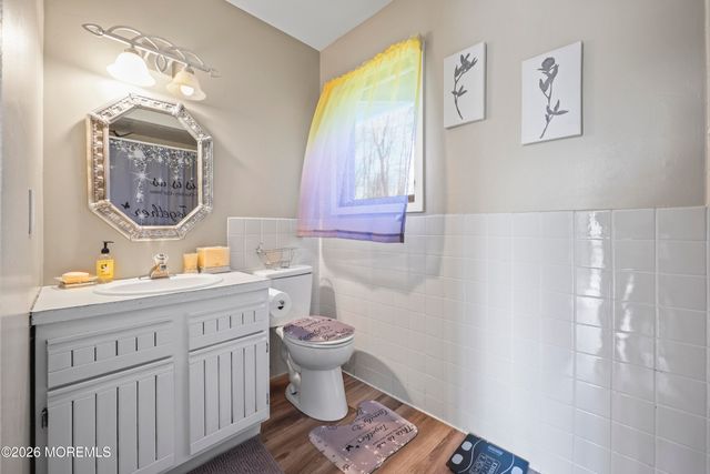 176 Stonehill Road, Freehold, NJ 07728