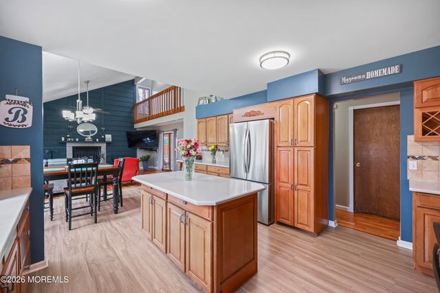 176 Stonehill Road, Freehold, NJ 07728