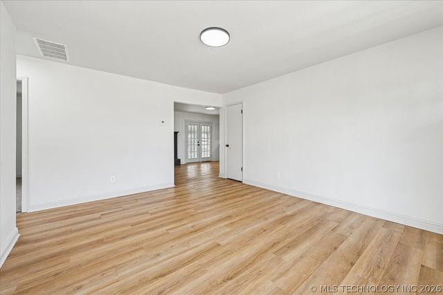 2114 S Hickory Avenue, Broken Arrow, OK 74012