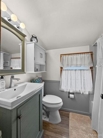 500 Wymore Avenue, Kingsford, MI 49802