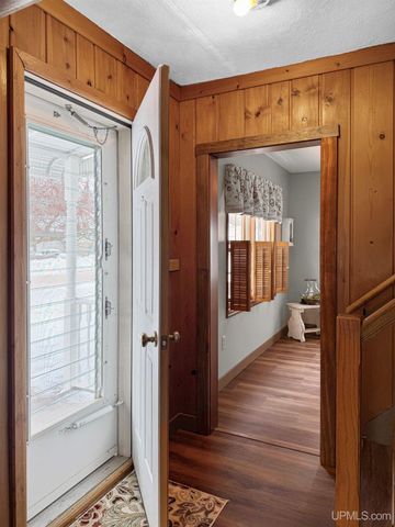 500 Wymore Avenue, Kingsford, MI 49802