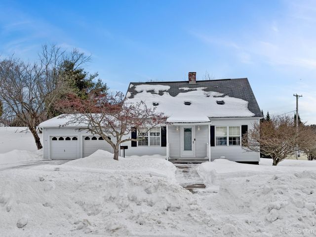 500 Wymore Avenue, Kingsford, MI 49802