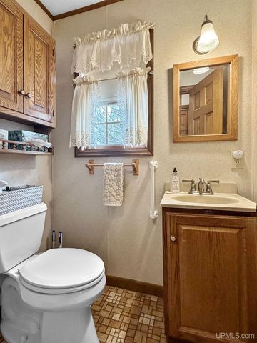 500 Wymore Avenue, Kingsford, MI 49802