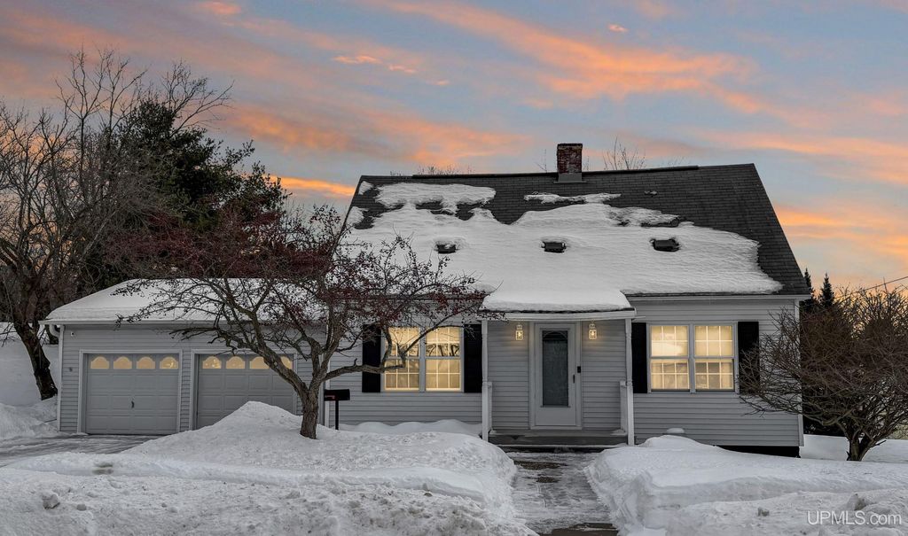 500 Wymore Avenue, Kingsford, MI 49802