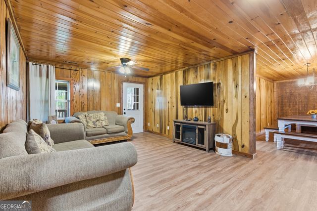 1843 Old Mobile Road, Mccaysville, GA 30555