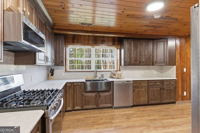1843 Old Mobile Road, Mccaysville, GA 30555