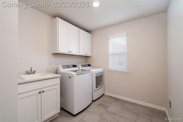 53211 Silver Birch Court, South Lyon, MI 48178