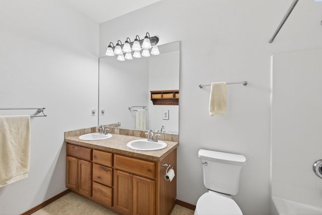 4209 Norma Loop, West Richland, WA 99353