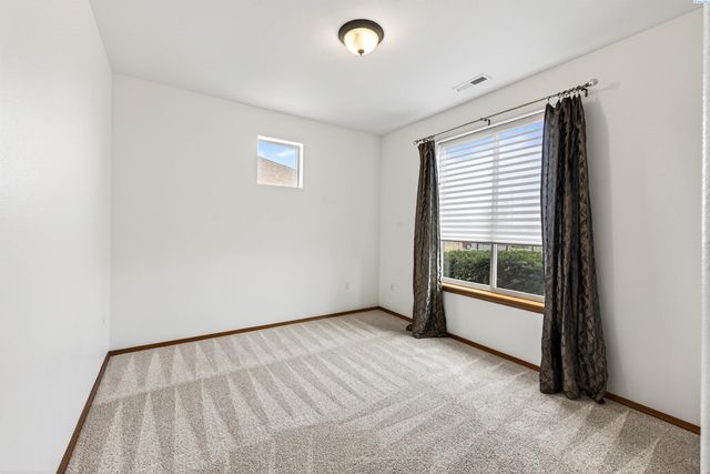 4209 Norma Loop, West Richland, WA 99353