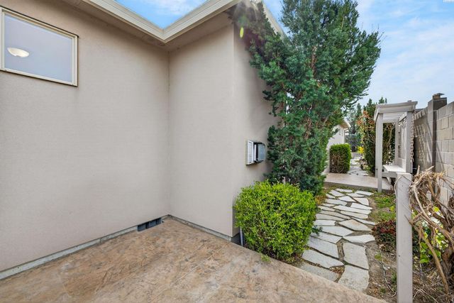 4209 Norma Loop, West Richland, WA 99353