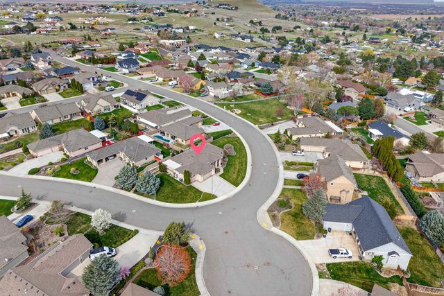 4209 Norma Loop, West Richland, WA 99353