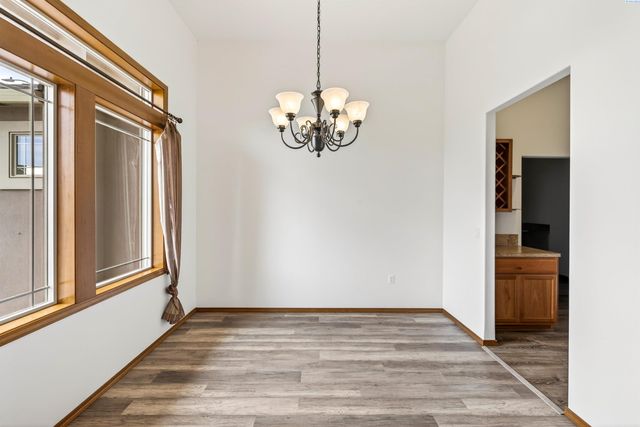 4209 Norma Loop, West Richland, WA 99353