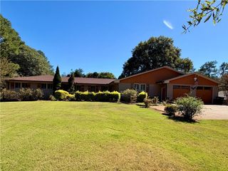 204 Arrowhead Drive, Cartersville, GA 30120