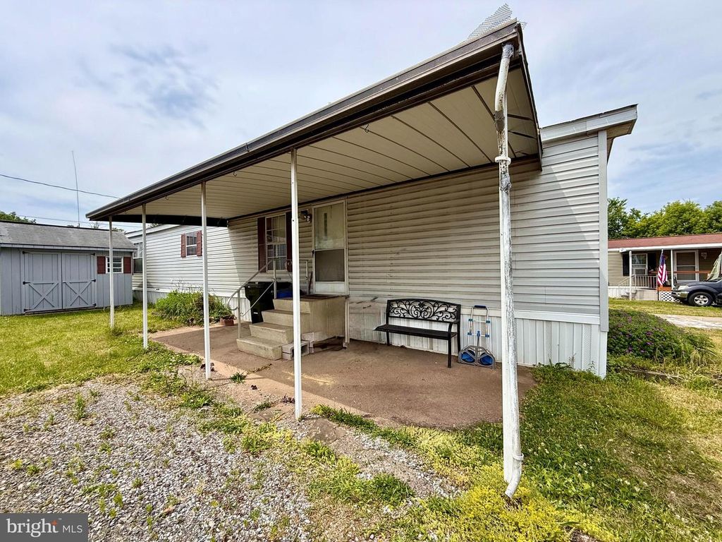 120 BORDIC RD, Reading, PA 19606