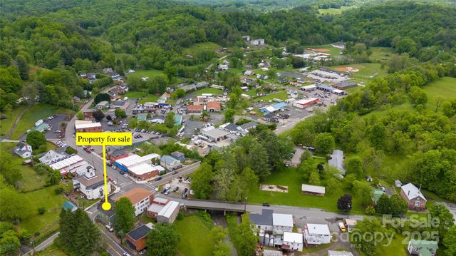 23 N 226 Highway, Bakersville, NC 28705