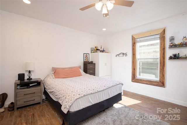 23 N 226 Highway, Bakersville, NC 28705