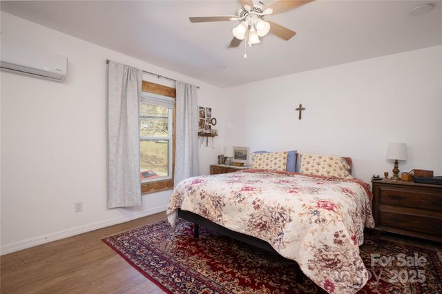 23 N 226 Highway, Bakersville, NC 28705