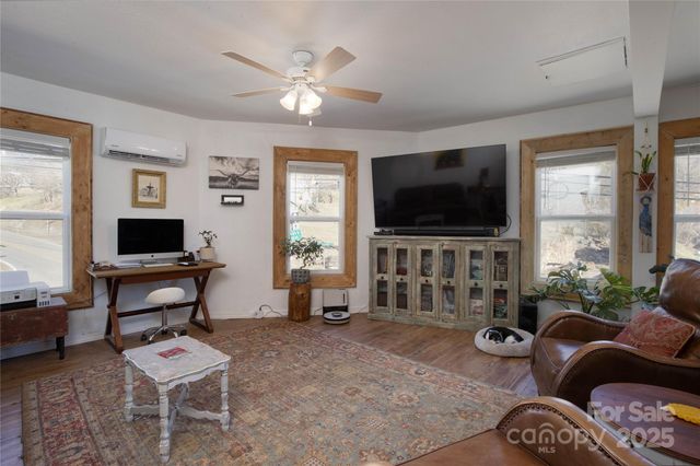 23 N 226 Highway, Bakersville, NC 28705