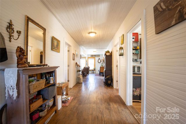 23 N 226 Highway, Bakersville, NC 28705