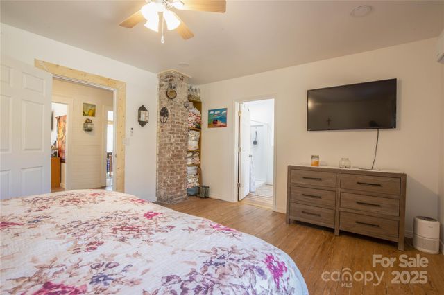 23 N 226 Highway, Bakersville, NC 28705