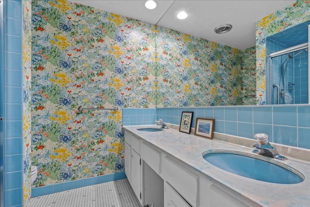 1350 N Western Avenue 205, Lake Forest, IL 60045