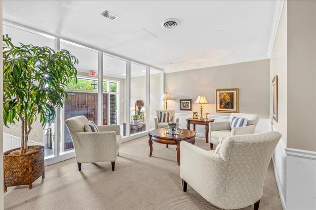 1350 N Western Avenue 205, Lake Forest, IL 60045