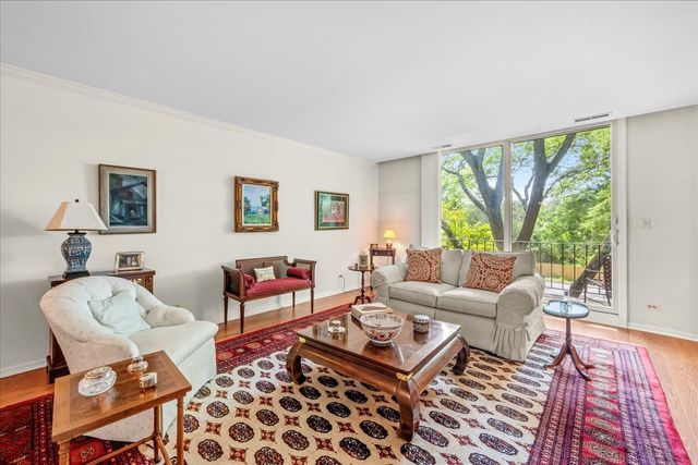 1350 N Western Avenue 205, Lake Forest, IL 60045