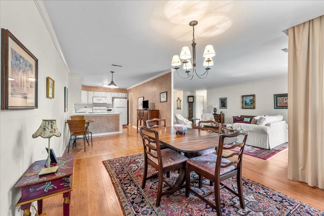 1350 N Western Avenue 205, Lake Forest, IL 60045