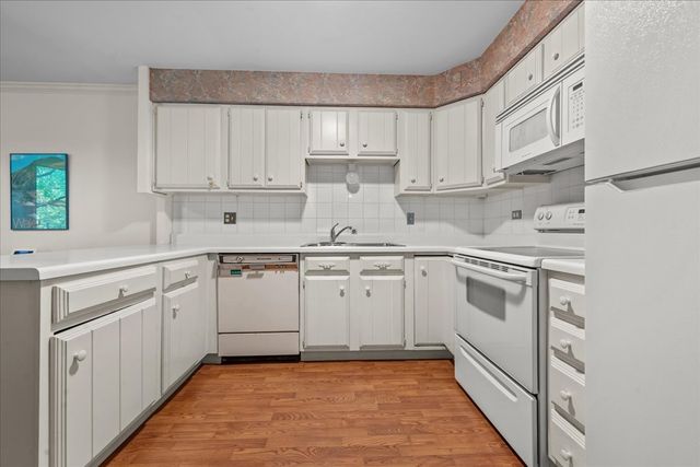 1350 N Western Avenue 205, Lake Forest, IL 60045