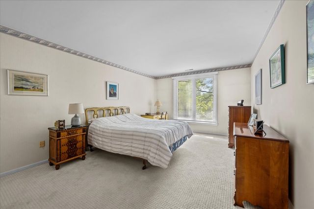 1350 N Western Avenue 205, Lake Forest, IL 60045