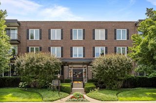 1350 N Western Avenue 205, Lake Forest, IL 60045