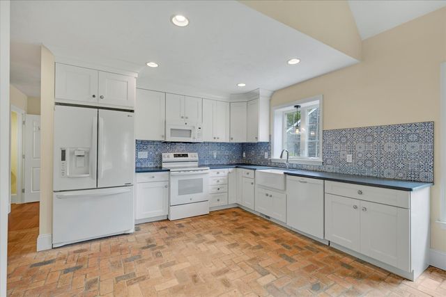 11 Stratford Ridge UNIT 11, Mashpee, MA 02649