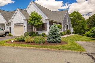 11 Stratford Ridge UNIT 11, Mashpee, MA 02649