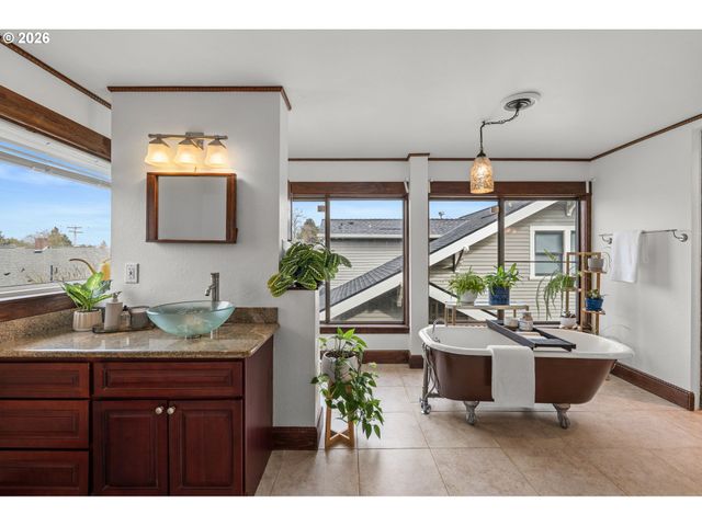 2845 Ne 55TH Ave, Portland, OR 97213