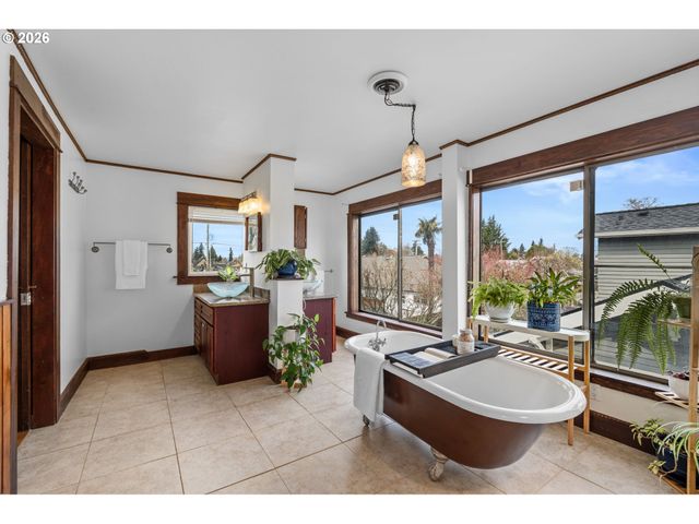 2845 Ne 55TH Ave, Portland, OR 97213