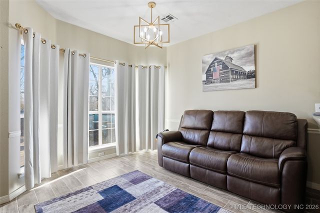 1761 Holly Avenue, Sand Springs, OK 74063