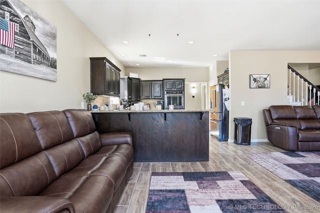 1761 Holly Avenue, Sand Springs, OK 74063