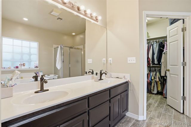 1761 Holly Avenue, Sand Springs, OK 74063