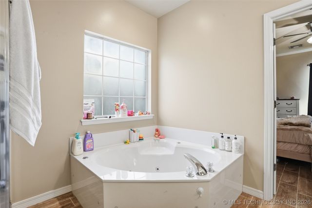 1761 Holly Avenue, Sand Springs, OK 74063