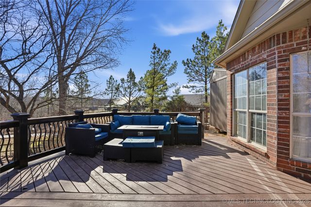 1761 Holly Avenue, Sand Springs, OK 74063