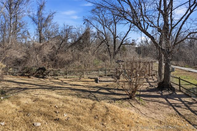 1761 Holly Avenue, Sand Springs, OK 74063