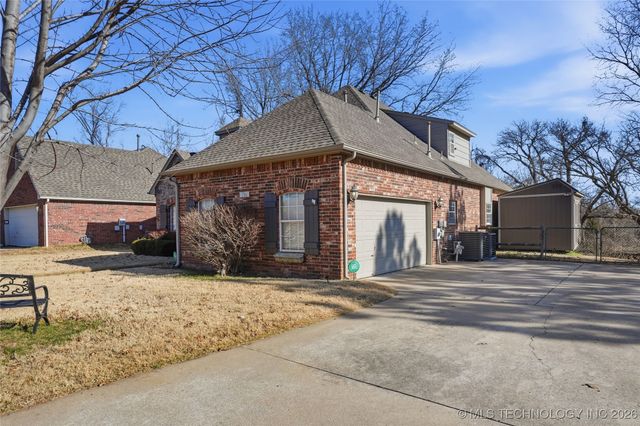 1761 Holly Avenue, Sand Springs, OK 74063