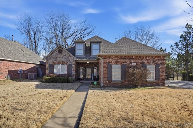 1761 Holly Avenue, Sand Springs, OK 74063